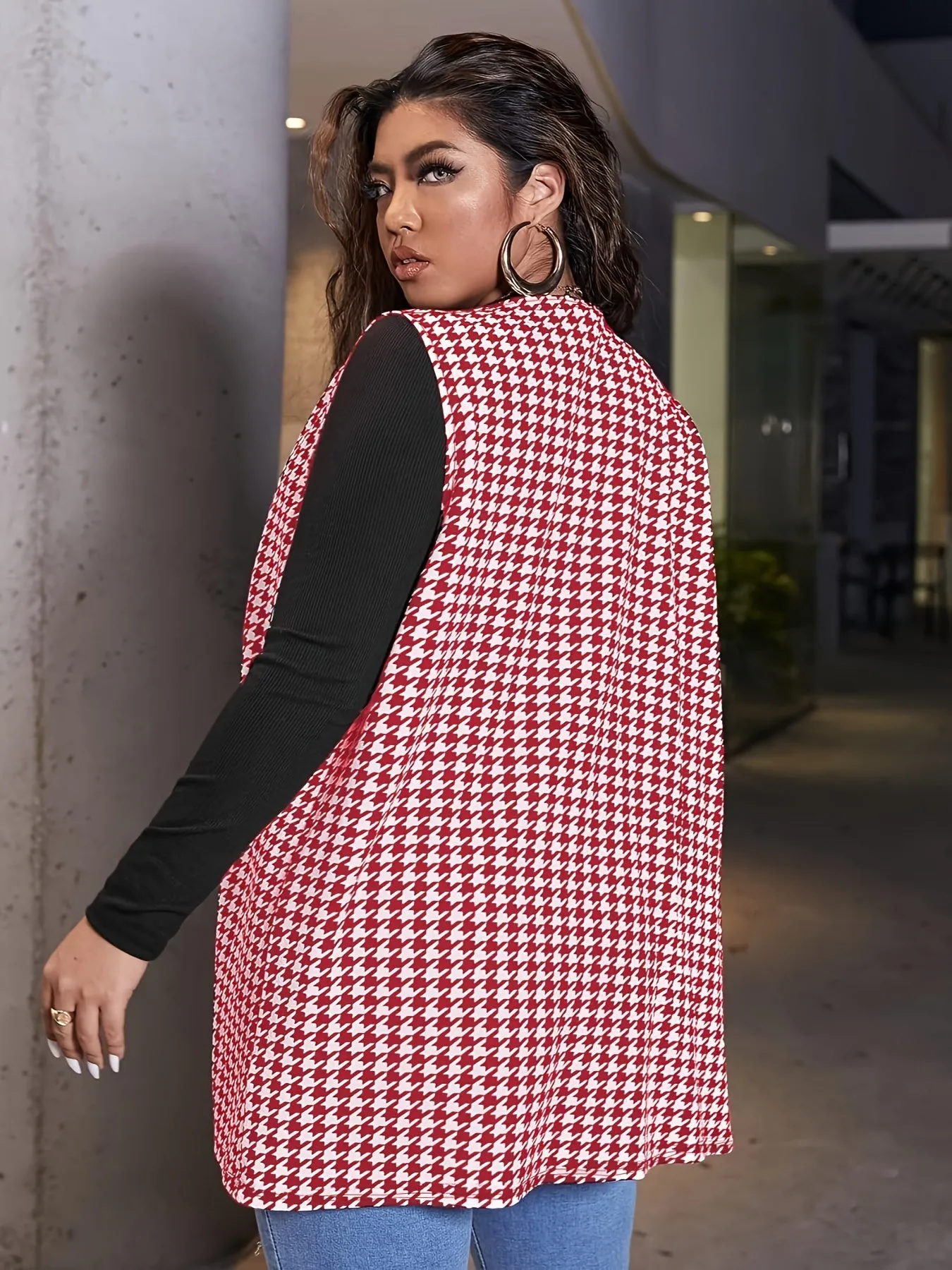 Plus Size Houndstooth Print Vest - A Must-Have for Spring & Fall Wardrobes